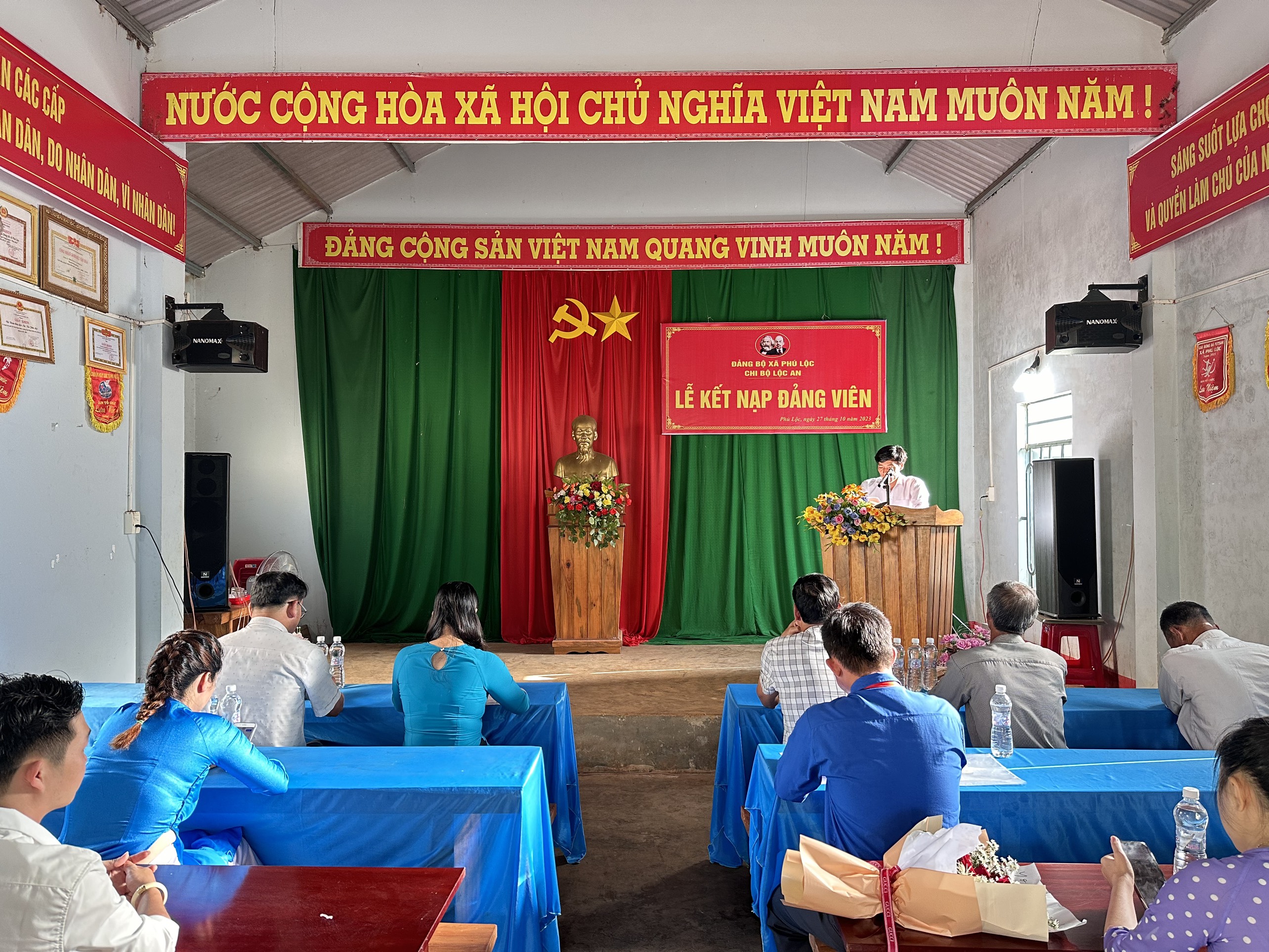 Chi bộ Lộc An thuộc Đảng bộ xã Phú Lộc, tổ chức Lễ kết nạp đảng viên