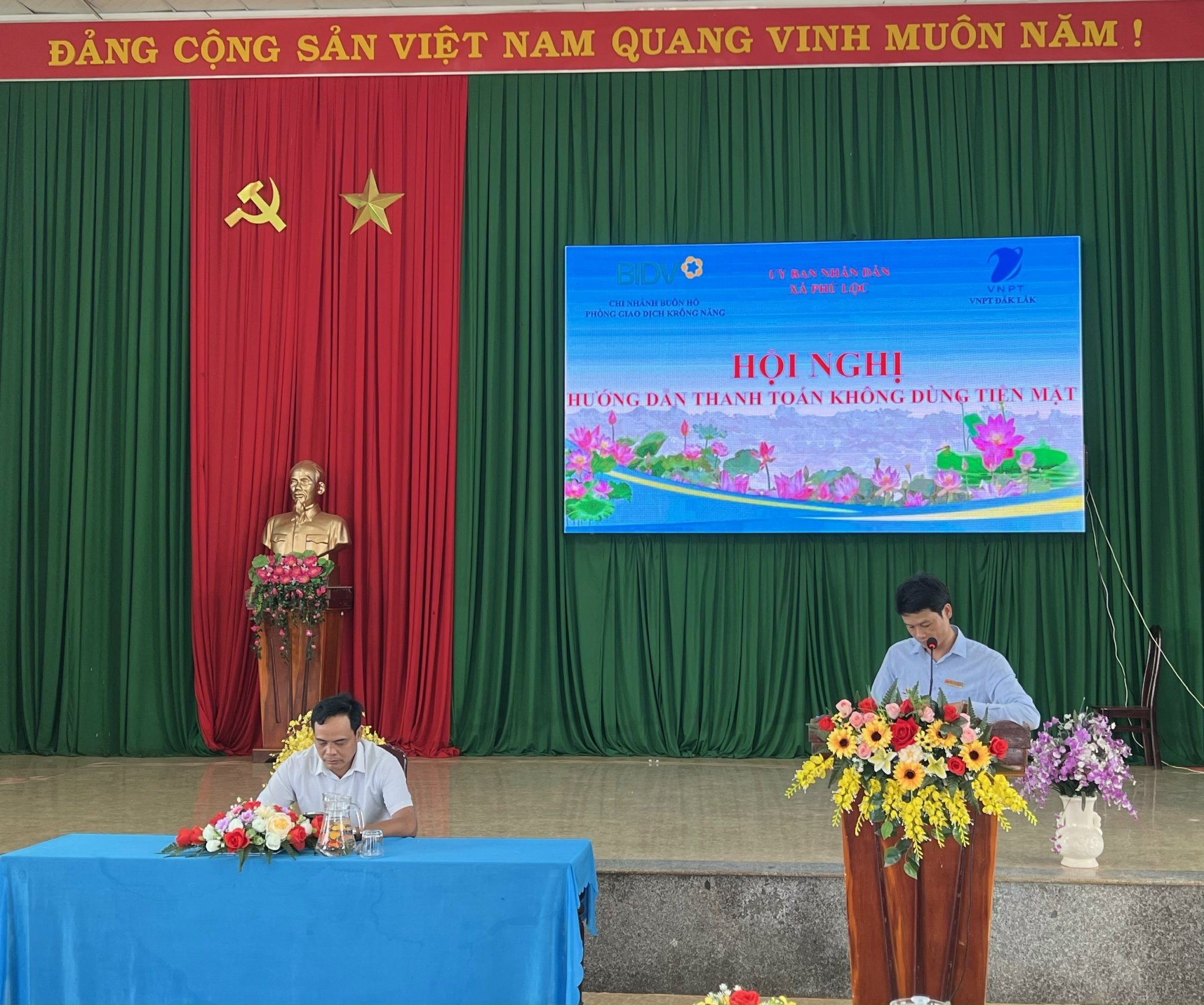 HỘI NGHỊ TỔ CHỨC CHƯƠNG TRÌNH CHUYỂN ĐỔI SỐ, THANH TOÁN KHÔNG DÙNG TIỀN MẶT TRÊN ỨNG DỤNG NGÂN HÀNG ĐIỆN TỬ SMARTBANKING VÀ  VNPT MONEY
