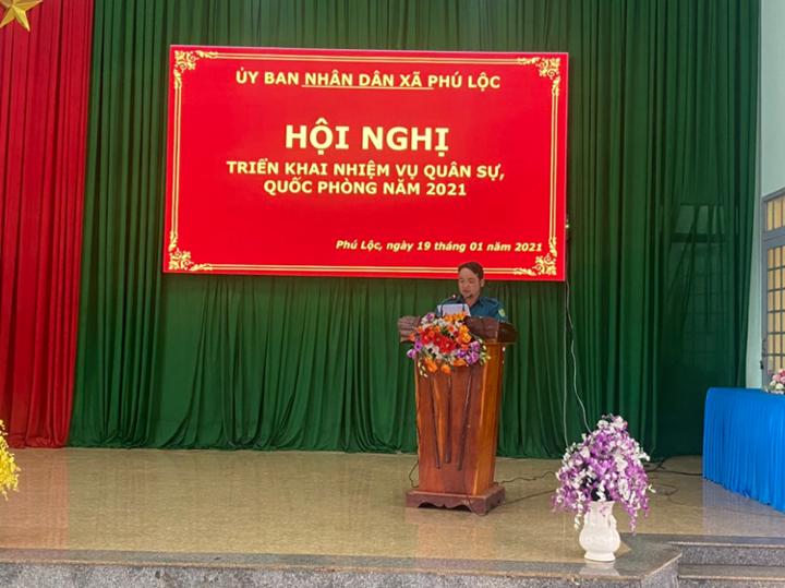Đồng chí Đoàn Anh Dũng, Chỉ huy trưởng cơ quan Quân sự xã báo cáo tổng kết nhiệm vụ Quân sự, quốc phòng  năm 2020, phương hướng nhiệm vụ năm 2021